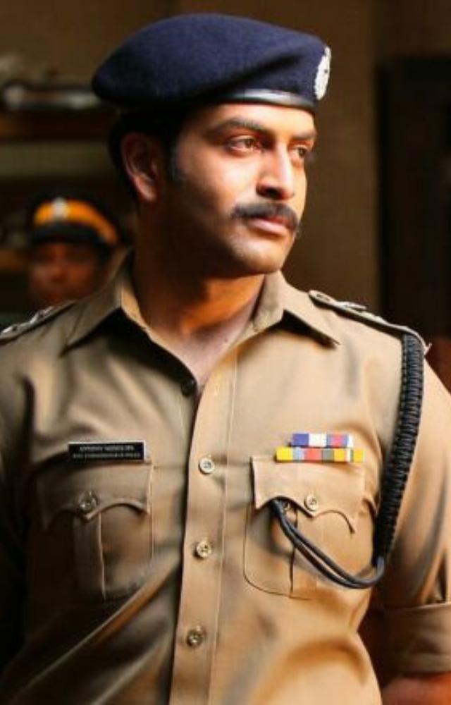 Mumbai Police (2013) 
One of Prithviraj`s finest and a film way ahead of its time. Do not miss on this fine police drama