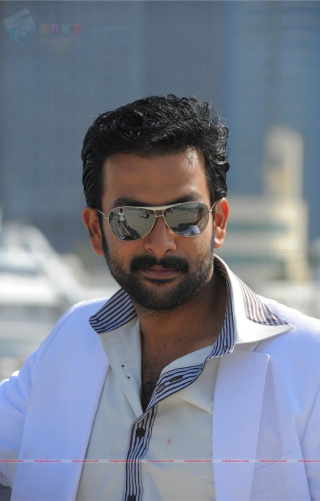 Thanthonni (2010) 
This film has Prithviraj in his mass elements at the peak. The actor plays a good for nothing son of a big Kerala family in the film