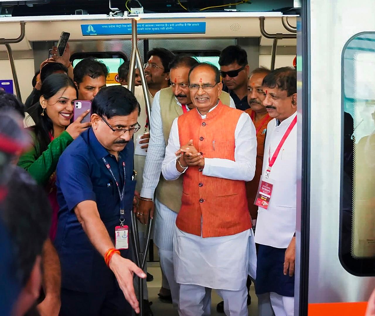 During this function, CM Chouhan also performed worship ahead of showing green signal to the metro train. The Chief Minister also had a ride on the metro train