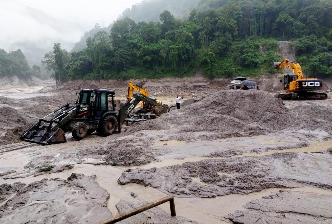 Toll rises to 22 in Sikkim flash flood, searches on for 103 missing people