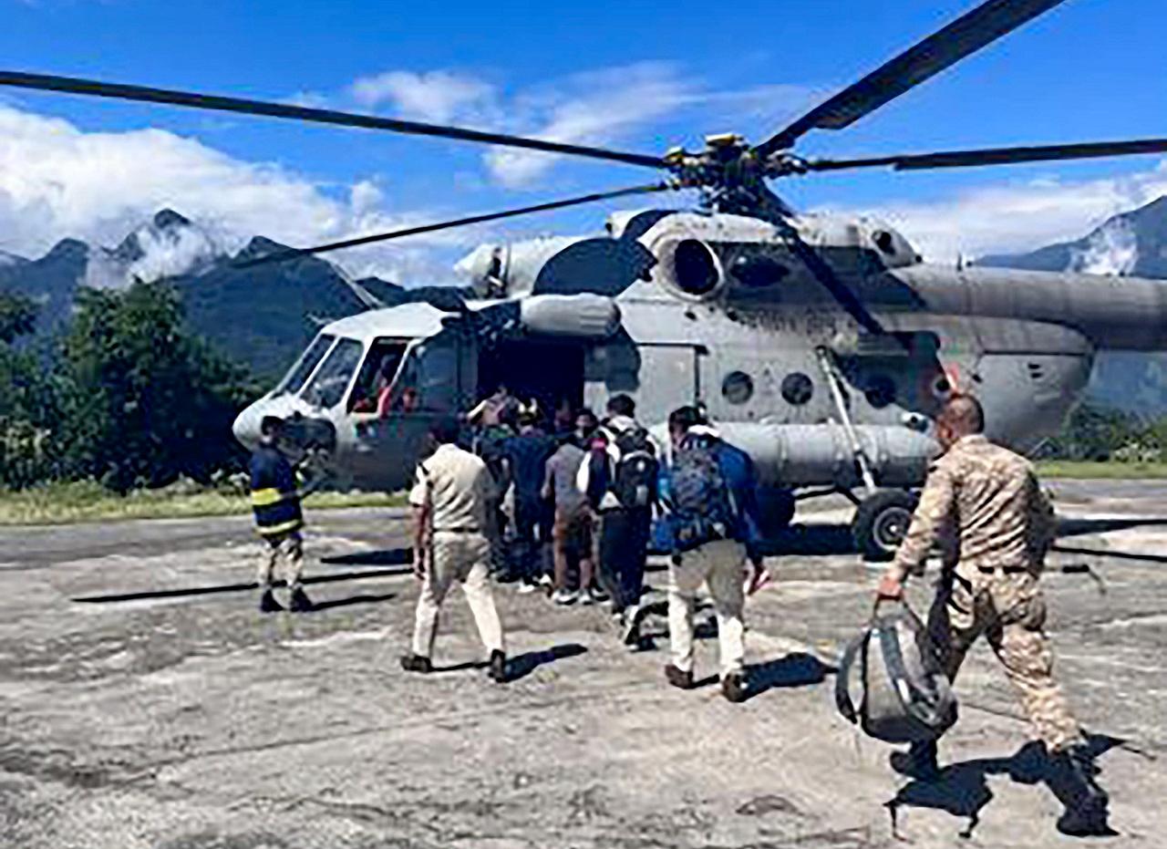 The first batch of 76 stranded people including two children were evacuated from Lachen by helicopters in three sorties