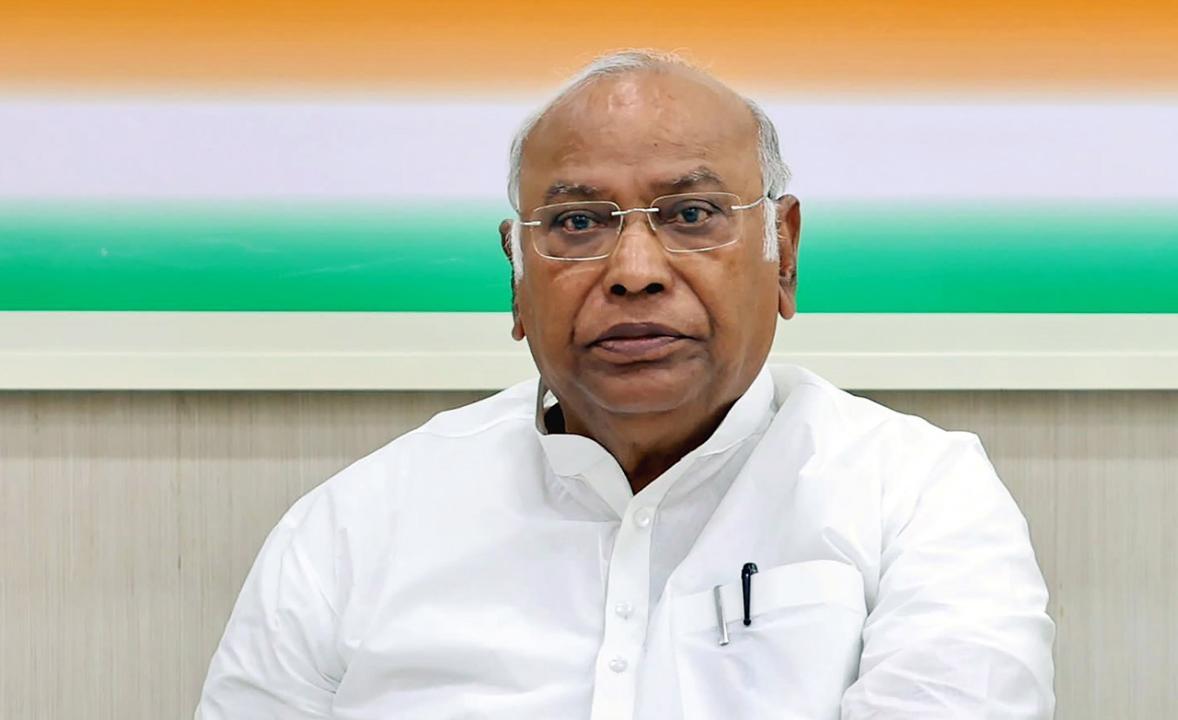 Your govt taking India's economy to 'defaulter kaal': Mallikarjun Kharge slams PM Modi