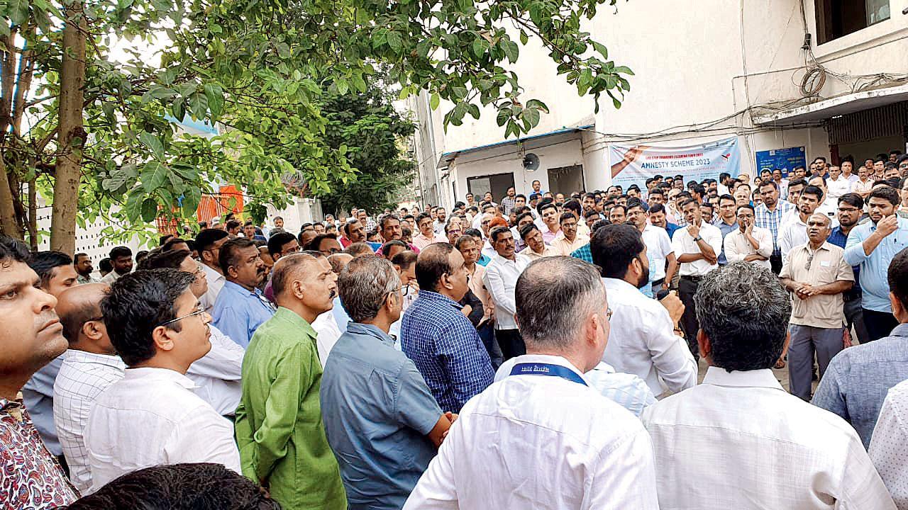 Maharashtra: SGST employees fume over delay in restructuring
