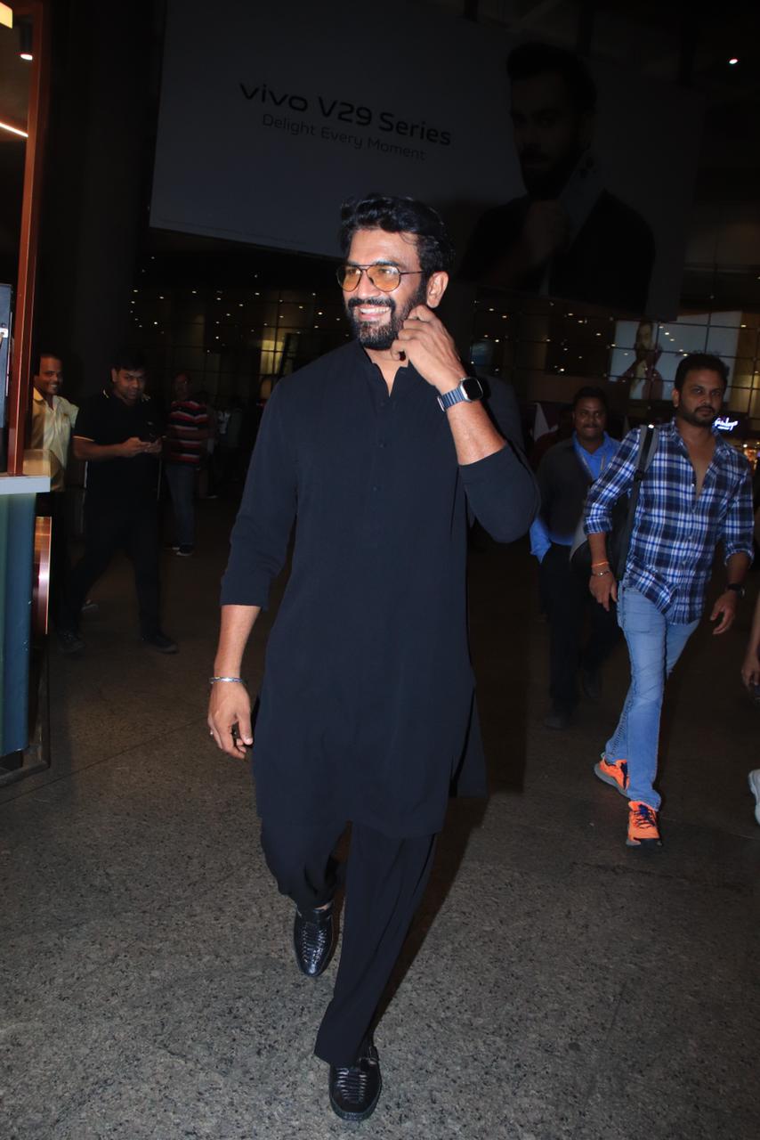 Sharad Kelkar looked dashing in his black kurta set at the airport