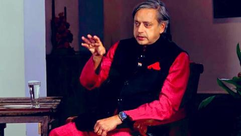 mahua moitra: Shashi Tharoor criticises circulation of his cropped image  with TMC MP Mahua Moitra, terms it 'cheap politics' - The Economic Times