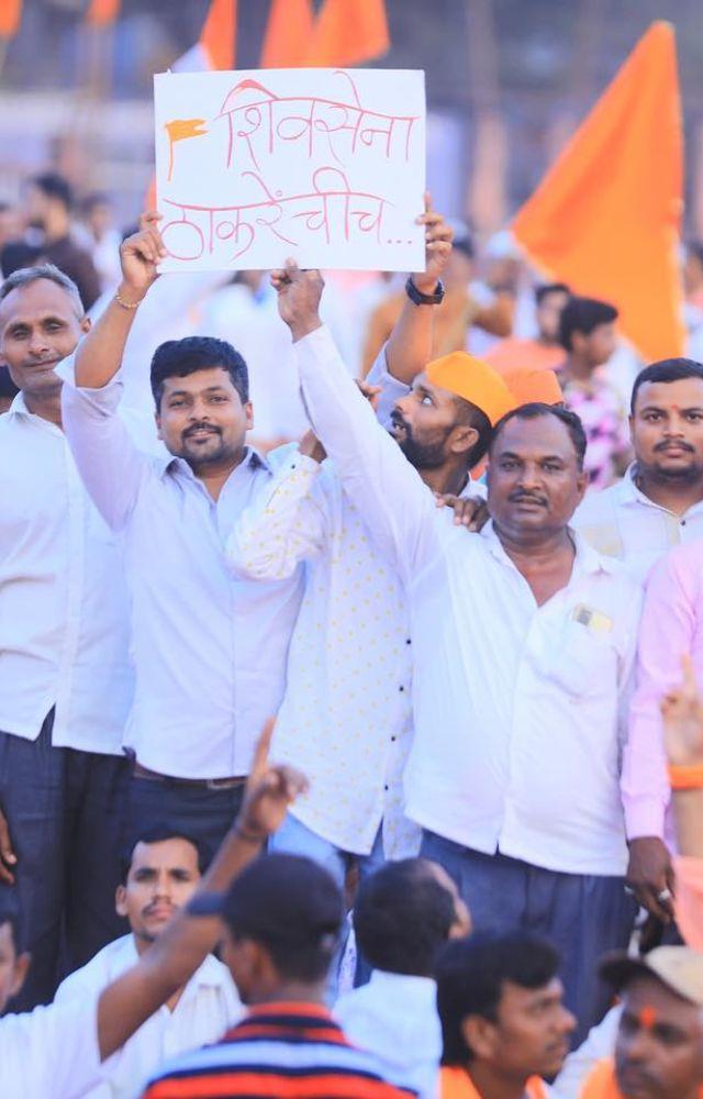 Thousands have showed up at the two iconic venues which have become the focal point of contention as CM Shinde & Uddhav Thackeray host parallel rallies.