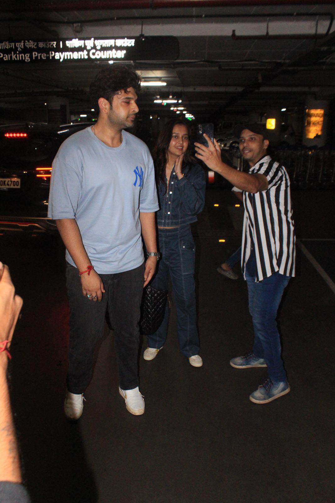 Love birds Tejasswi Prakash and Karan Kundra were clicked together