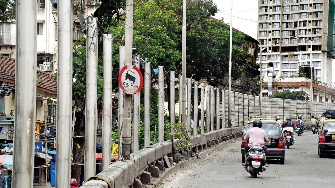 Mumbai: Driving into island city? Get set for monster traffic jam