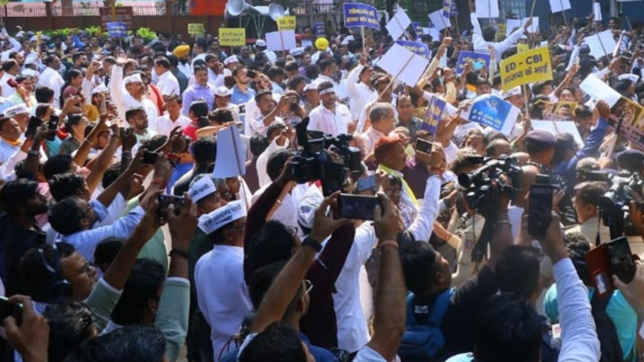 The Aam Aadmi Party supporters protested on Friday. Pics/AAP/X