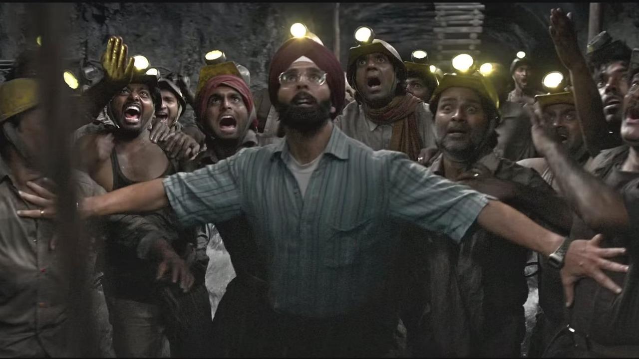 The film is based on the Raniganj Coalfields collapse of 1989 in West Bengal. Jaswant Singh Gill was a brave and diligent mining engineer from IIT Dhanbad who rescued 65 trapped miners at the Raniganj Coalfields