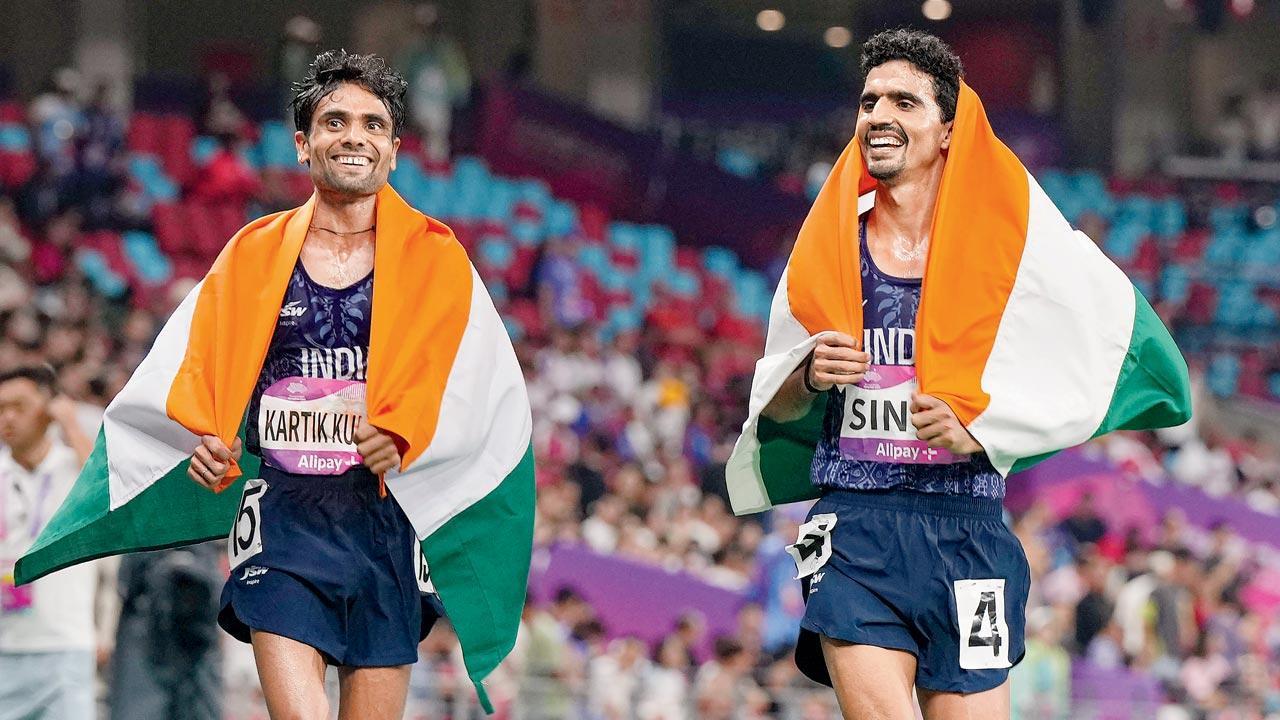 Kartik wins silver, Gulveer claims bronze