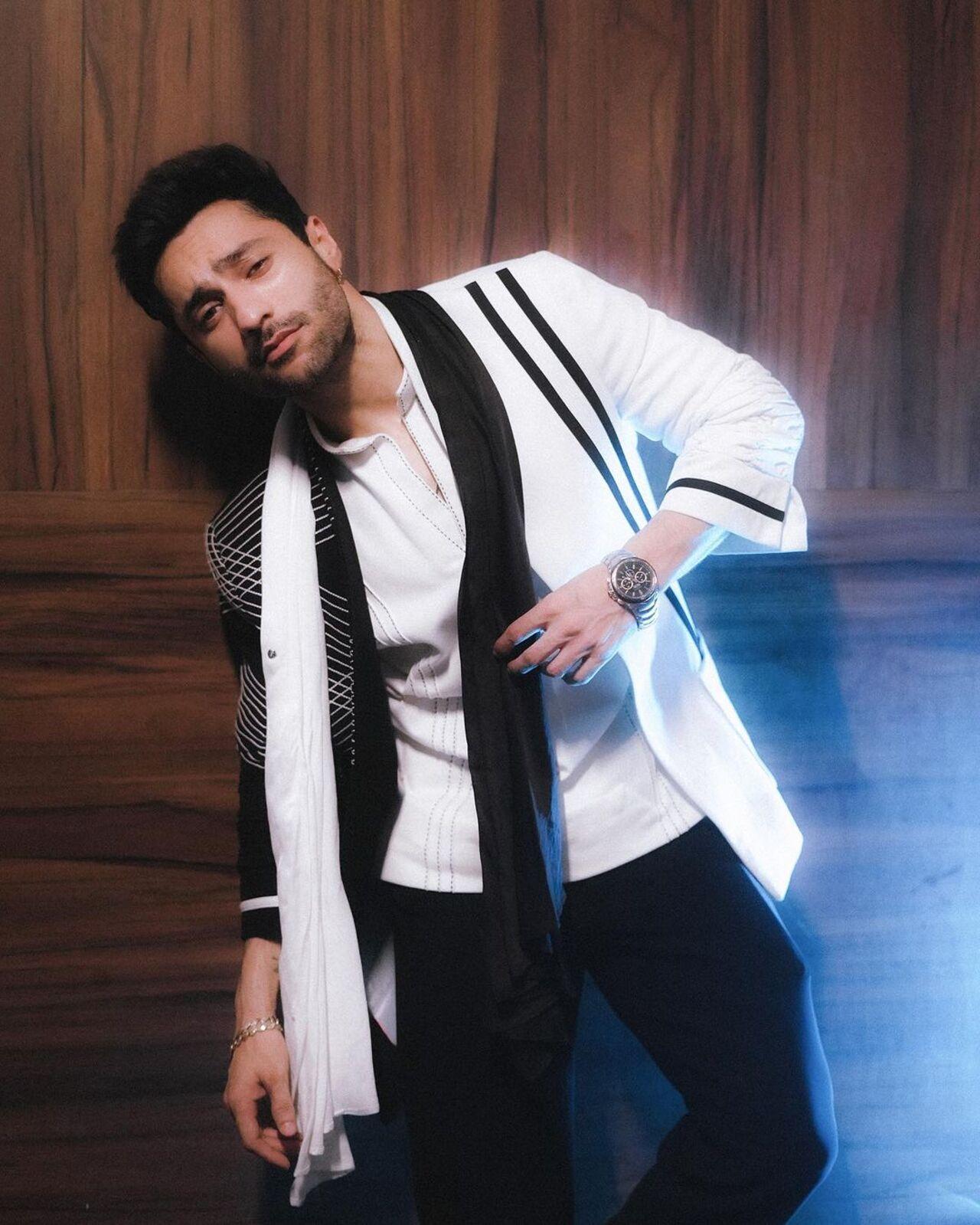 Harsh Beniwal: He is an Indian YouTuber, actor, and comedian who made his debut with Student of the Year 2. Harsh Beniwal's channel is one of the most subscribed YouTube channels in India