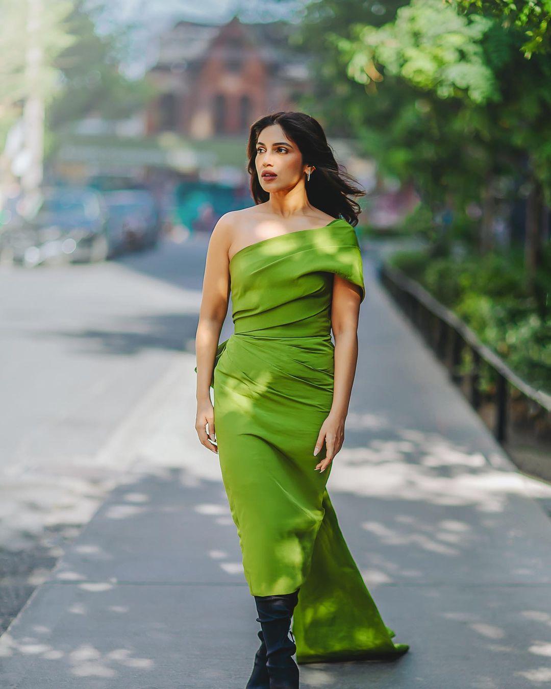 Bhumi Pednekar appears nothing short of a vision in her exquisite green Marchesa dress. To accentuate the dress's beauty, she opts for a nude beauty look