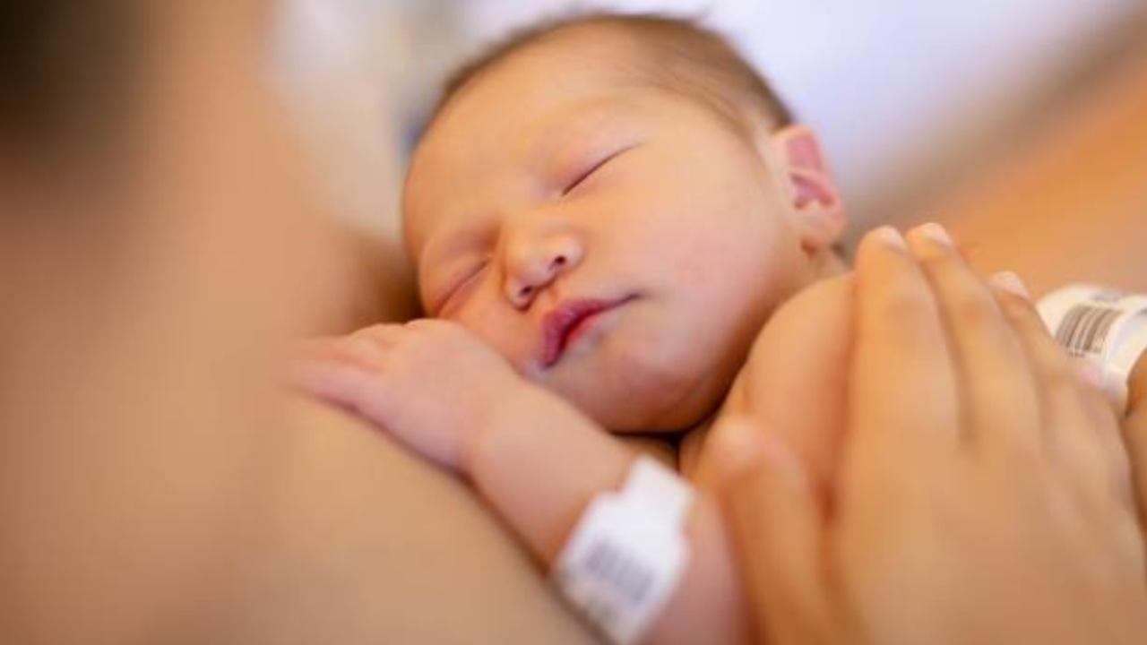 Early introduction of fizzy drinks in babies may raise early obesity risk: Study