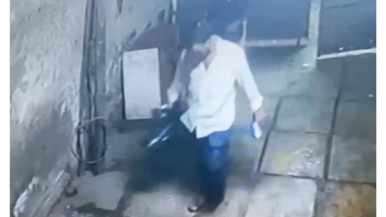 Mumbai crime: 28-year-old man held for Rs 10 lakh theft at Pydhonie shop