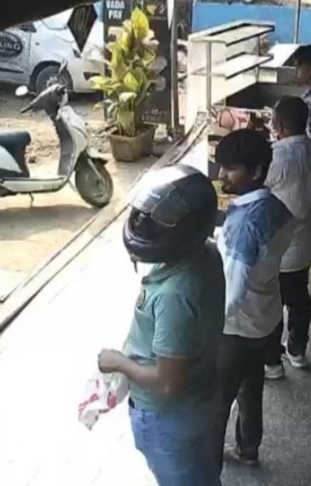At around 10:30 am, an unidentified individual entered the bakery located in Mira Road and pulled out a gun to allegedly shoot