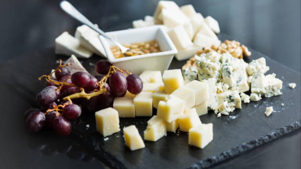 Create visual contrast with cheeseArrange cheeses with different shapes, colours and textures. Combine soft and creamy cheeses like brie or camembert with hard and aged varieties like cheddar or gouda. This contrast not only tantalises the taste buds but also adds visual interest
