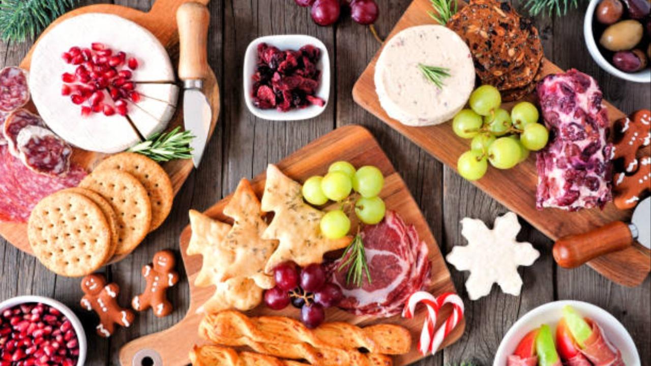Choose an eye-catching baseBegin by selecting an appealing board or platter that complements the overall theme of your presentation. Whether it's rustic wood, elegant slate or a classic marble slab, the right base can set the tone for your cheese board