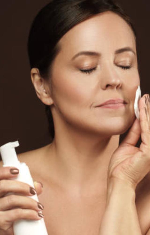 It is essential to cleanse your skin regularly using gentle cleansers. Avoid harsh soaps or cleansers that can strip away the skin’s protective oils
