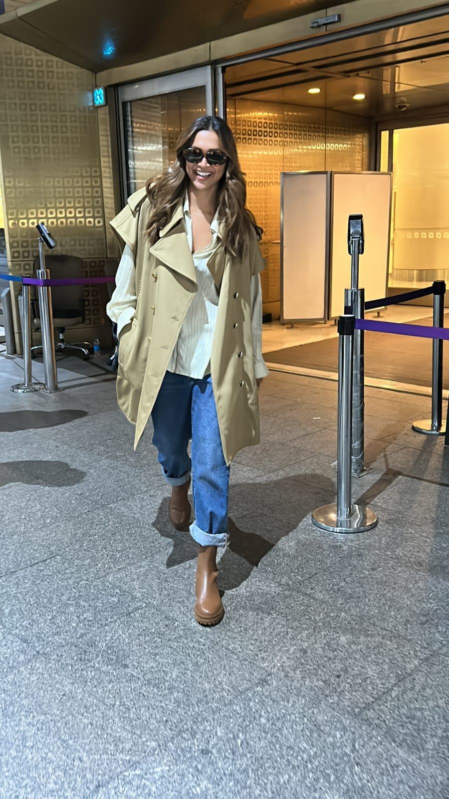 Deepika Padukone was seen arriving at the Mumbai airport today