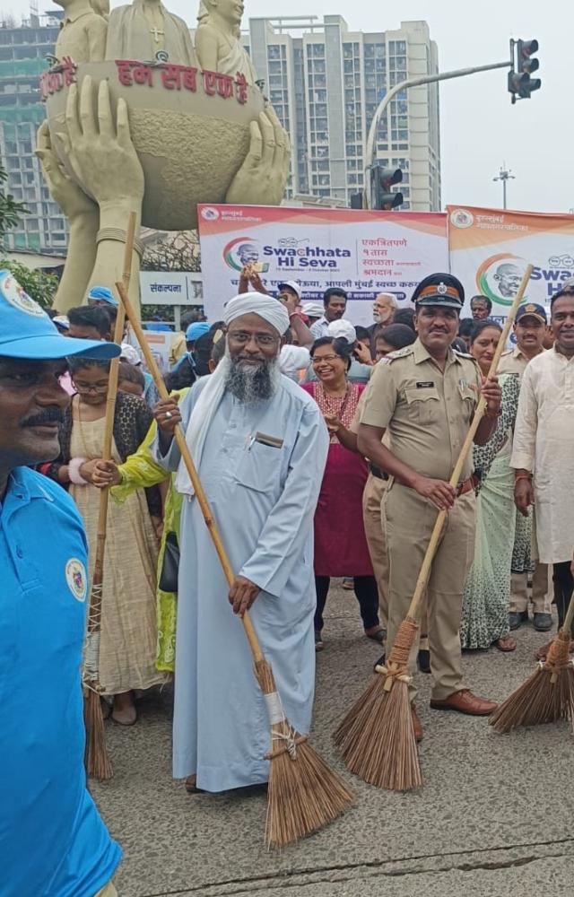 A cleanliness campaign as part of PM Modi`s call for 'one hour of shramdaan for swachhata' on October 1 was also organised where locals were seen participating