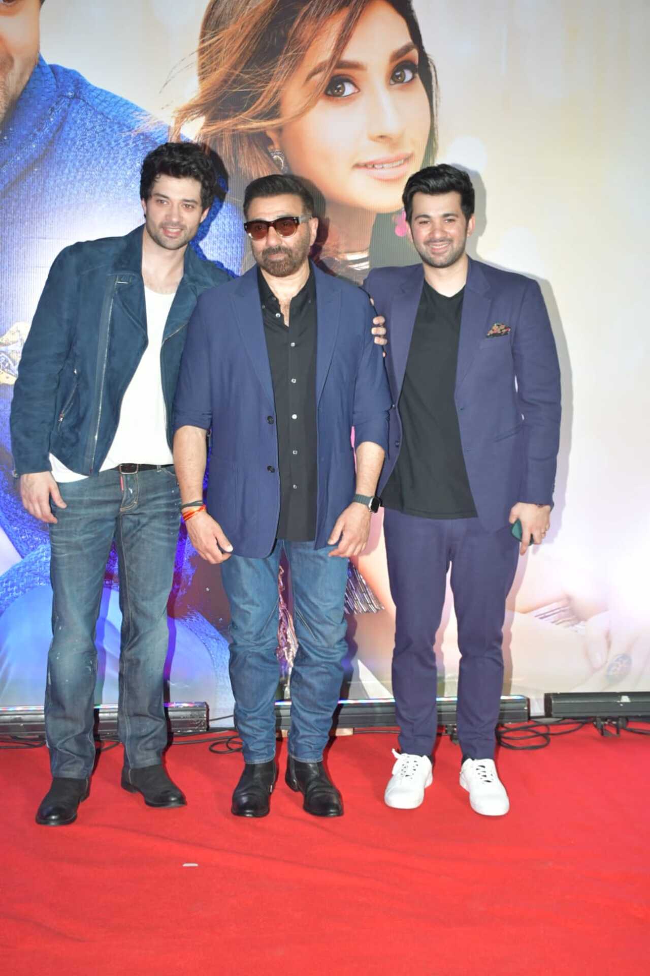 Sunny Deol poses with his sons Karan Deol and Rajveer Deol 