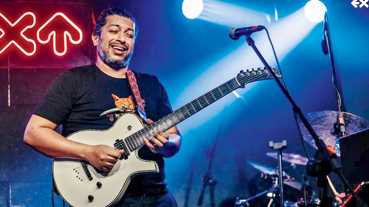  Adil Manuel 
