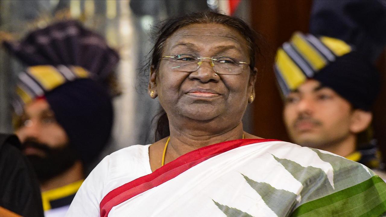 Saddened by news of casualties in Maharashtra road accident: President Murmu