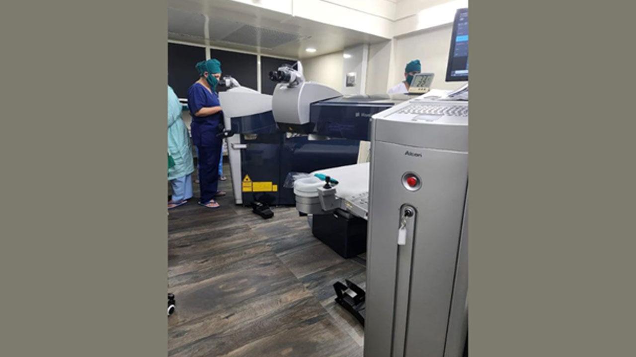 Pune`s Dr. Rajeev Raut Eye Clinic Raut Eye Care 