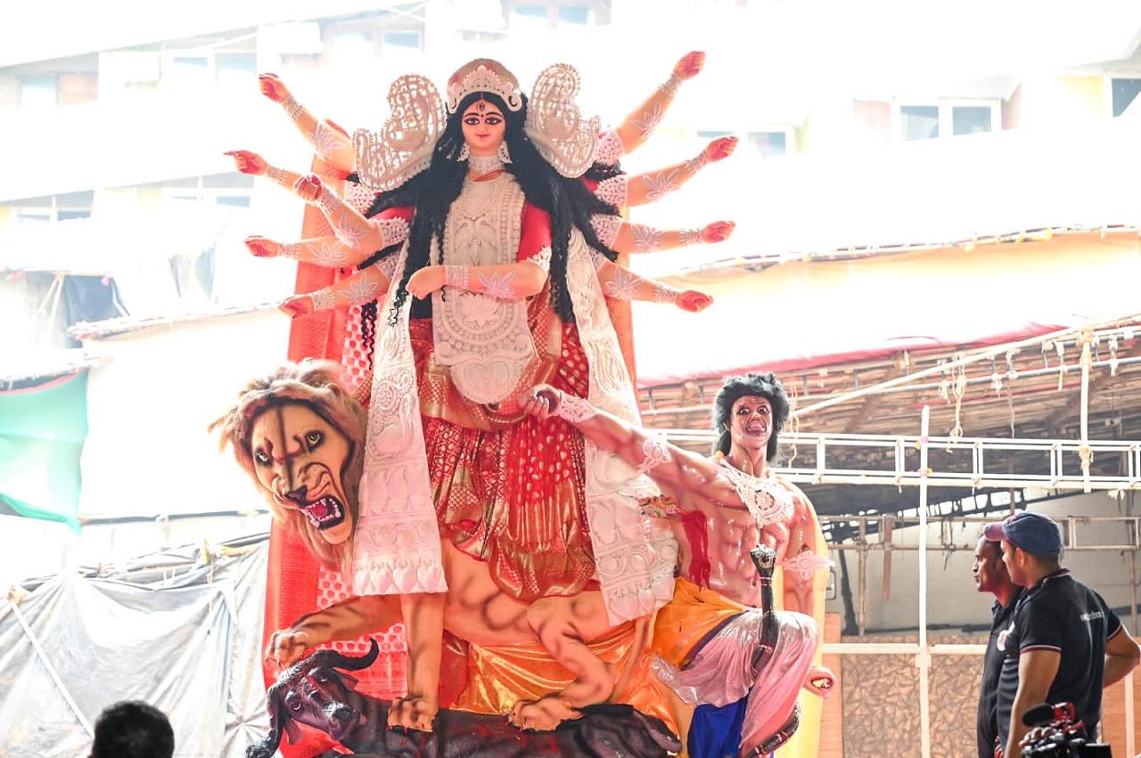 North Bombay Sarbojanin Durga Puja Samiti was established in 1948. The founder members were Sasadhar Mukerji, Ashok Kumar, Kishore Kumar, Bimal Roy, Hemant Kumar, S D. Burman, Joy Mukerji, Pradeep Kumar, Ram Mukerji and many such celebrities