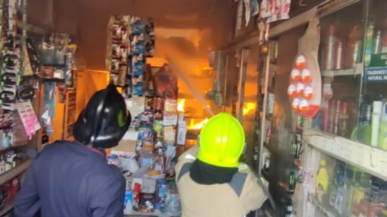 Maharashtra: Fire breaks out at medical shop in Thane