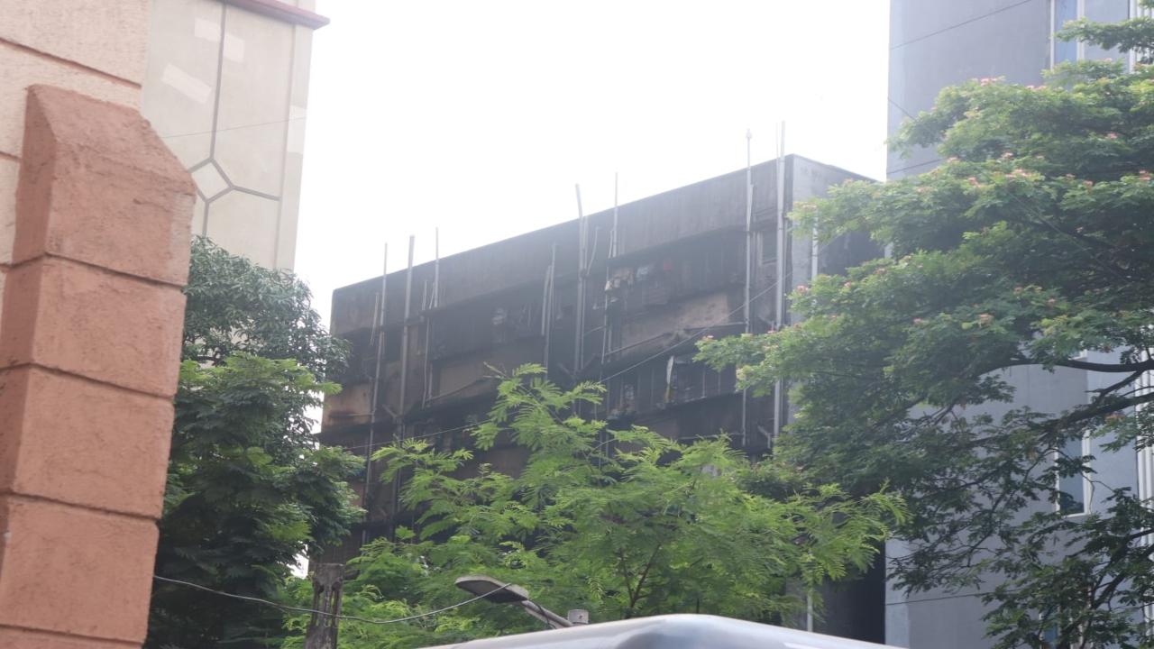 The Mumbai Fire Brigade (MFB) rushed to the spot with eight fire engines, five jumbo tankers, a water tank, a turntable ladder (TTL) and a quick-reaction vehicle for rescue operations.