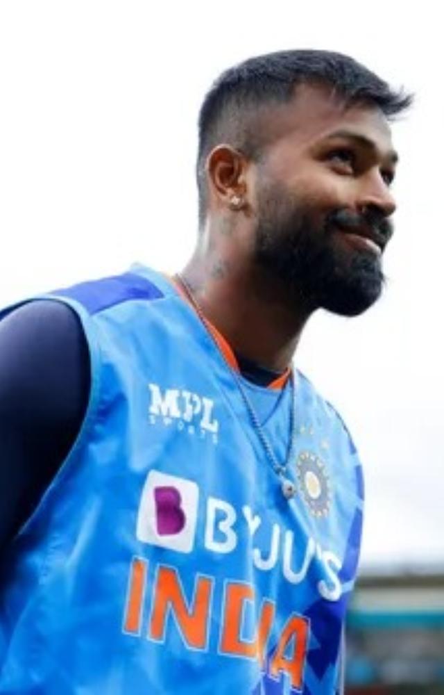 Anil Kumble chooses `Hardik Pandya` as the finisher in his team