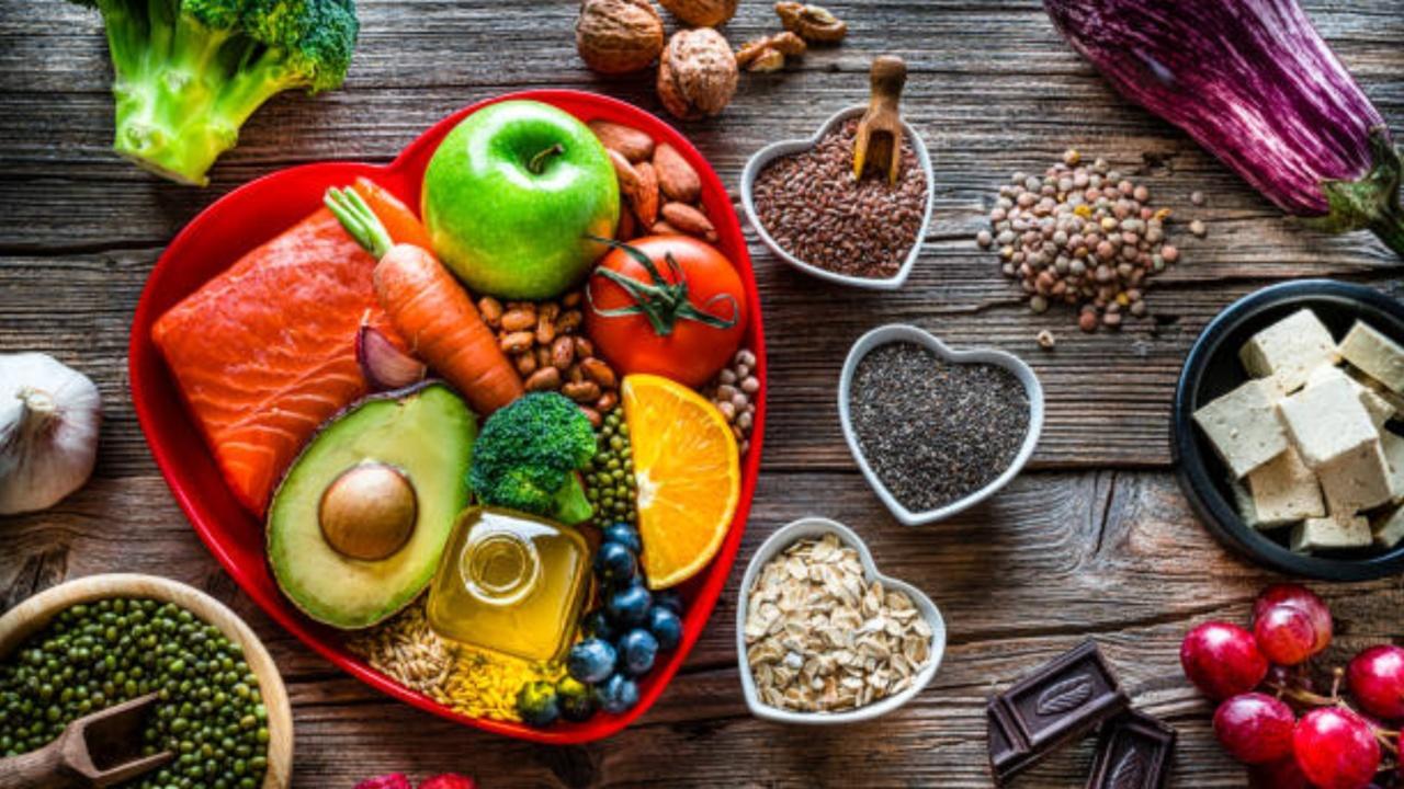 Women following a heart healthy diet face less cognitive decline later: Study