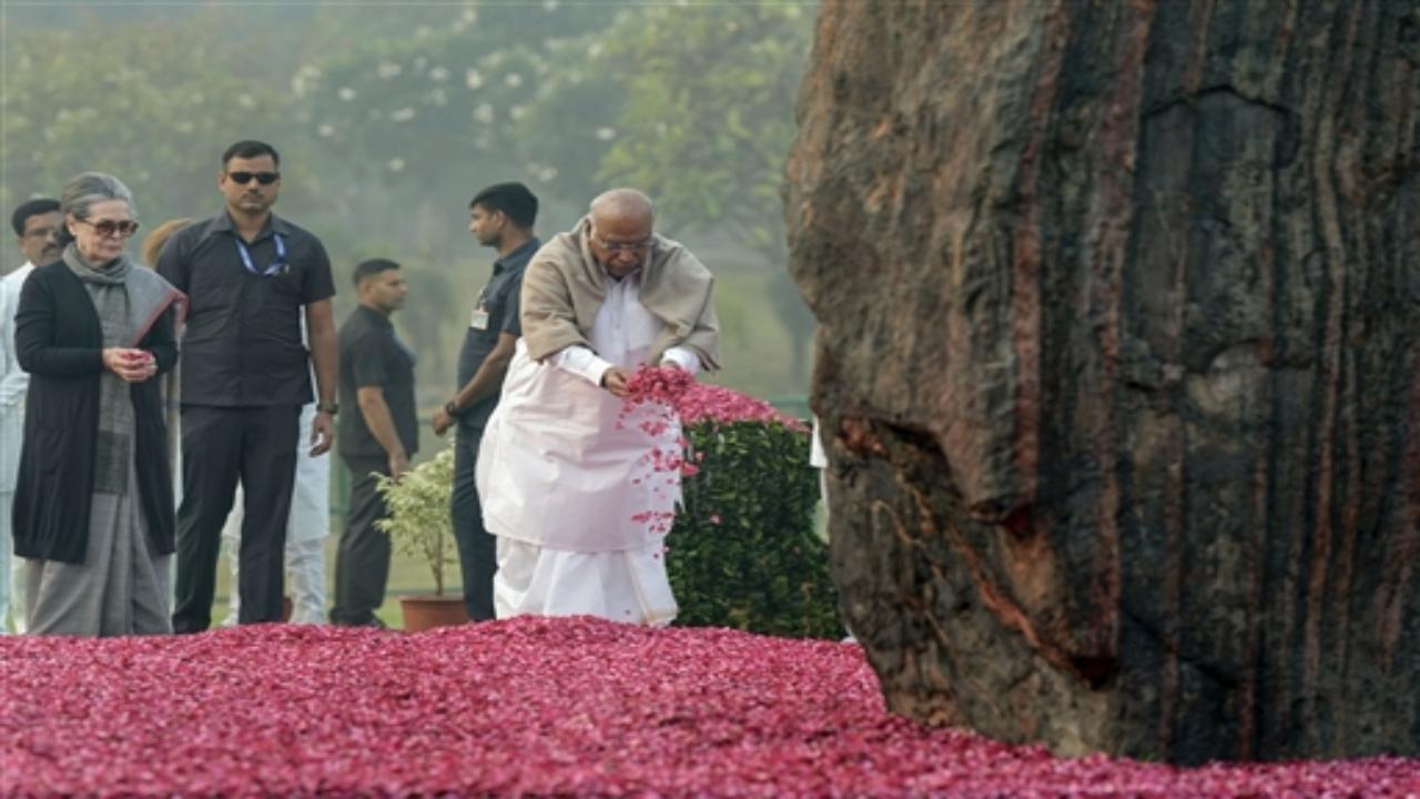 In his tribute message Congress President Mallikarjun Kharge said that Indira Gandhi continued to be a source of inspiration for the country. 