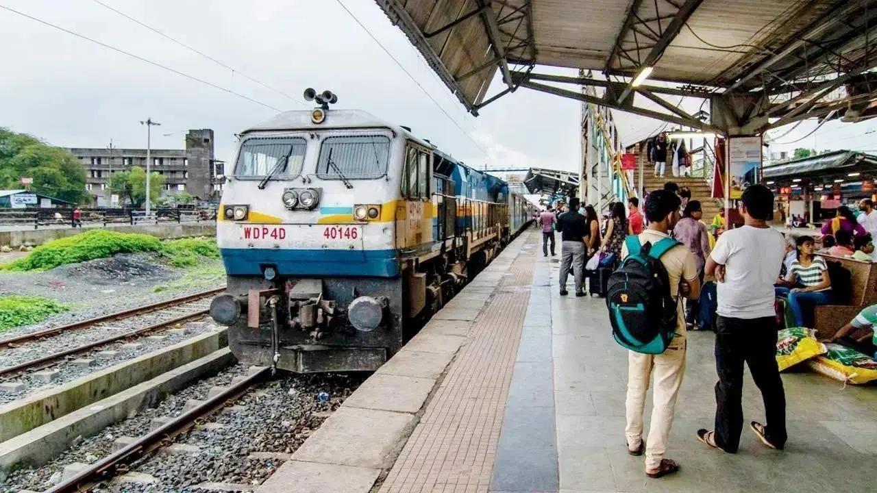 WR announces additional special trains ahead of India-Pakistan match