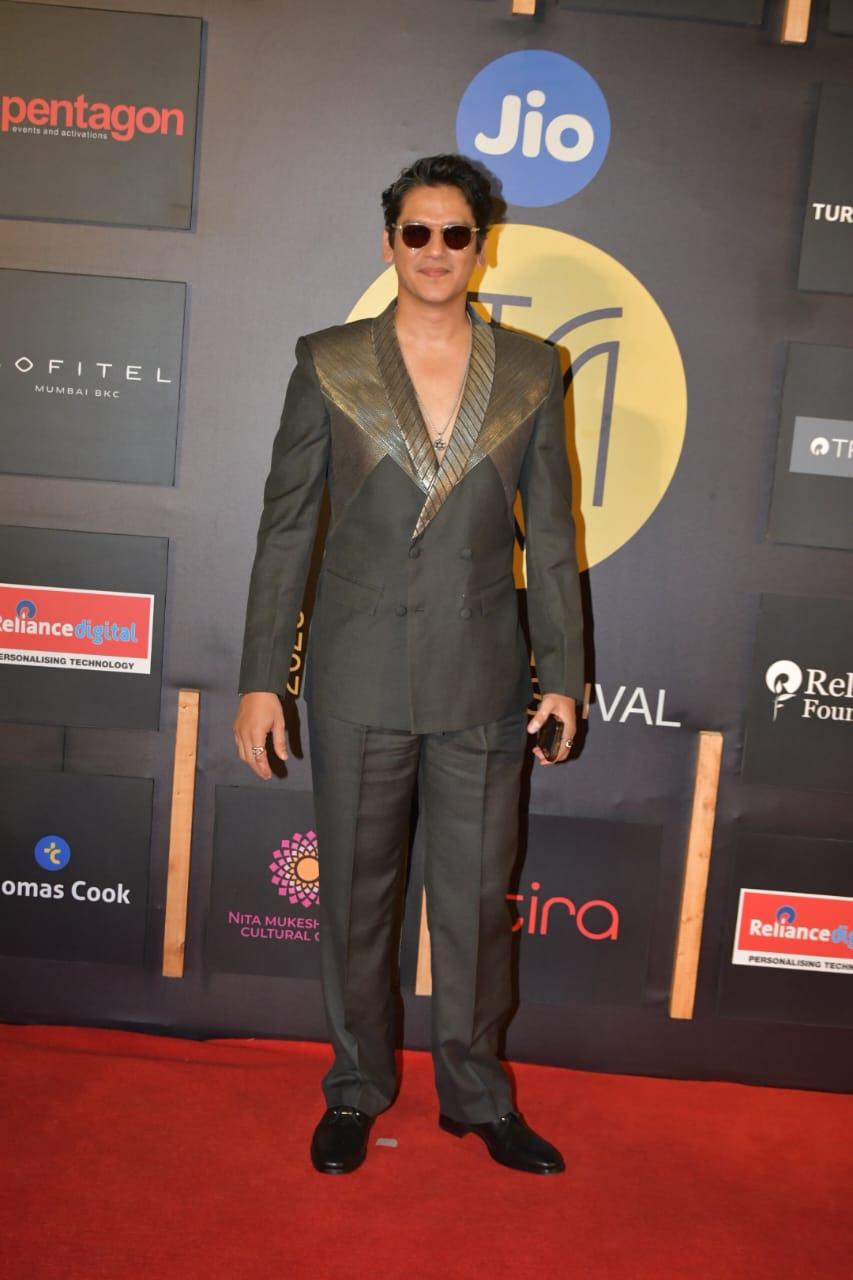 Vijay Varma looked dapper as he posed for the pictures