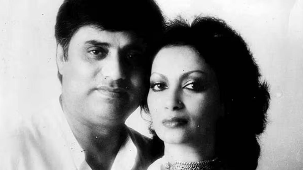 Jagjit's ghazals run through my veins: Chitra Singh