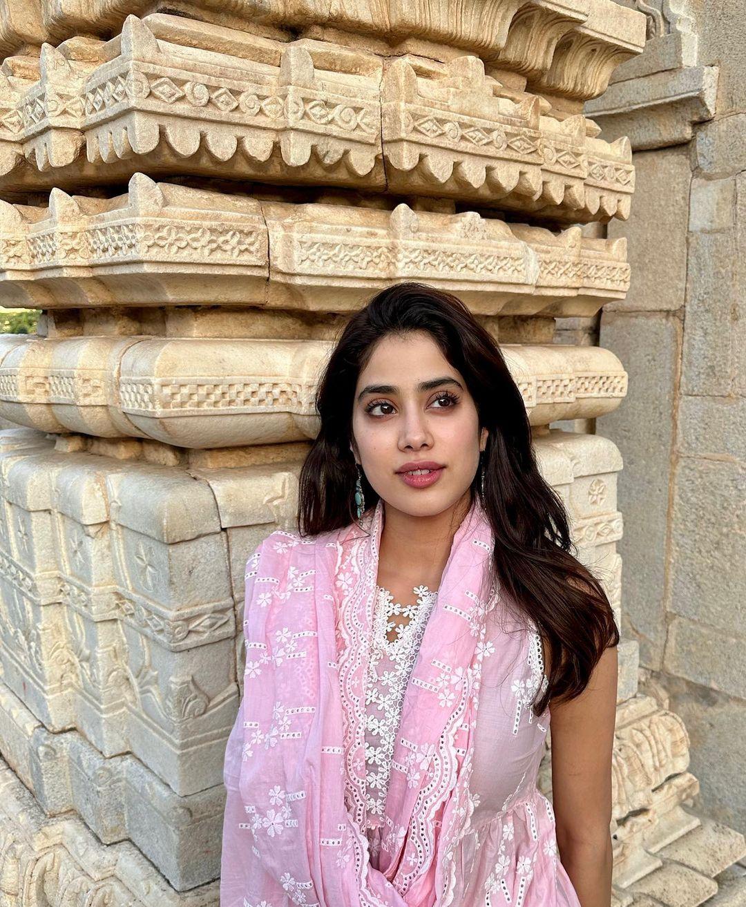 SaptamiOn the beautiful morning of Saptami, Janhvi Kapoor's lovely light pink salwar suit is a great source of inspiration for anyone looking to mix tradition with a modern touch. 