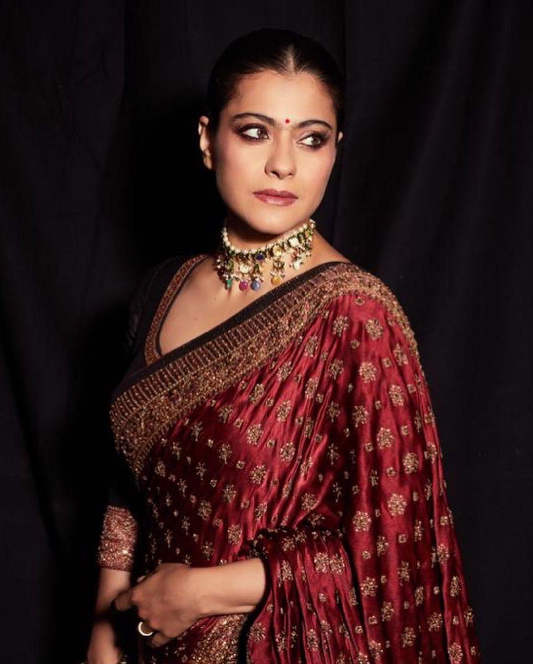 For Diwali, this look by Kajol is the one for you. She completely nailed the royal look with her outfit choice.