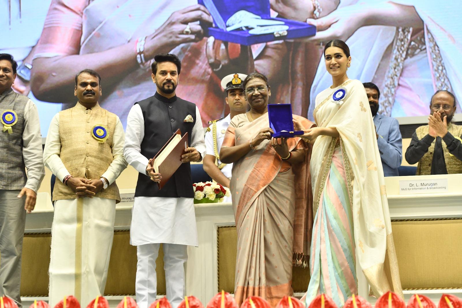 Kriti Sanon shared the National Award for Best Actress with Alia Bhatt for her brilliant performance in 'Mimi'