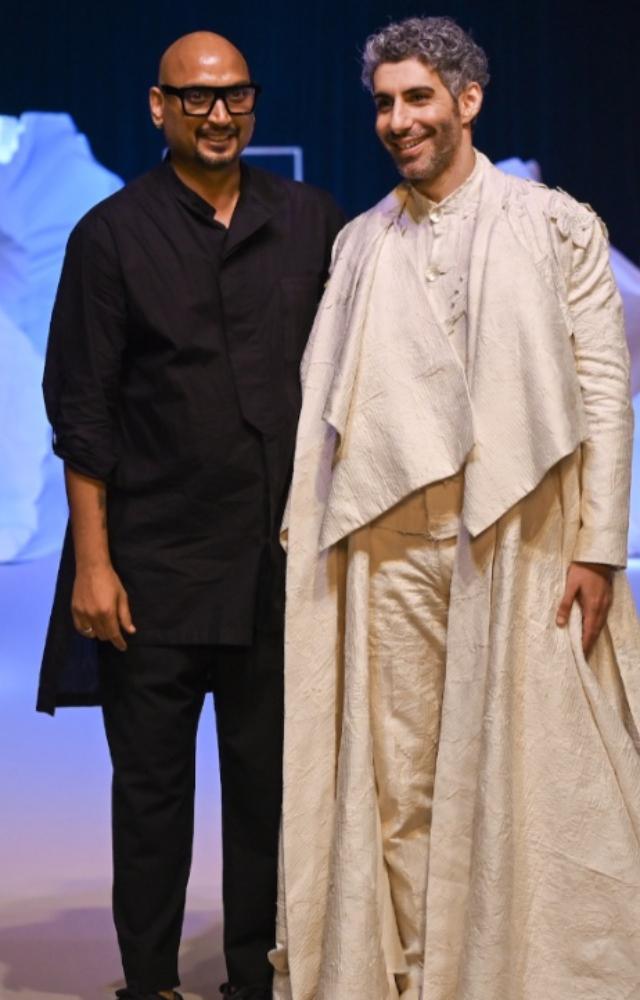 Handloom art takes center stage at LFW