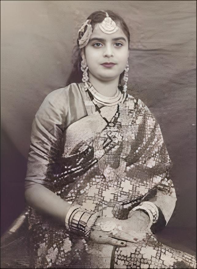Lateef Fatima was a college graduate and a passionate advocate for various causes. Shah Rukh Khan has frequently shared the significant influence his parents had on his life and career. His mother played a pivotal role in nurturing his passion for both education and the arts, which have been instrumental in his journey to stardom.