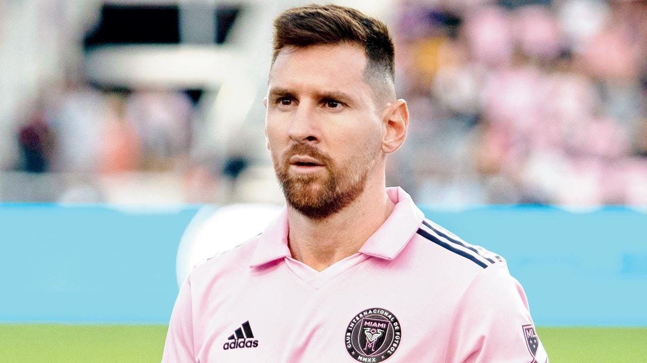 Lionel Messi called for qualifiers despite injury