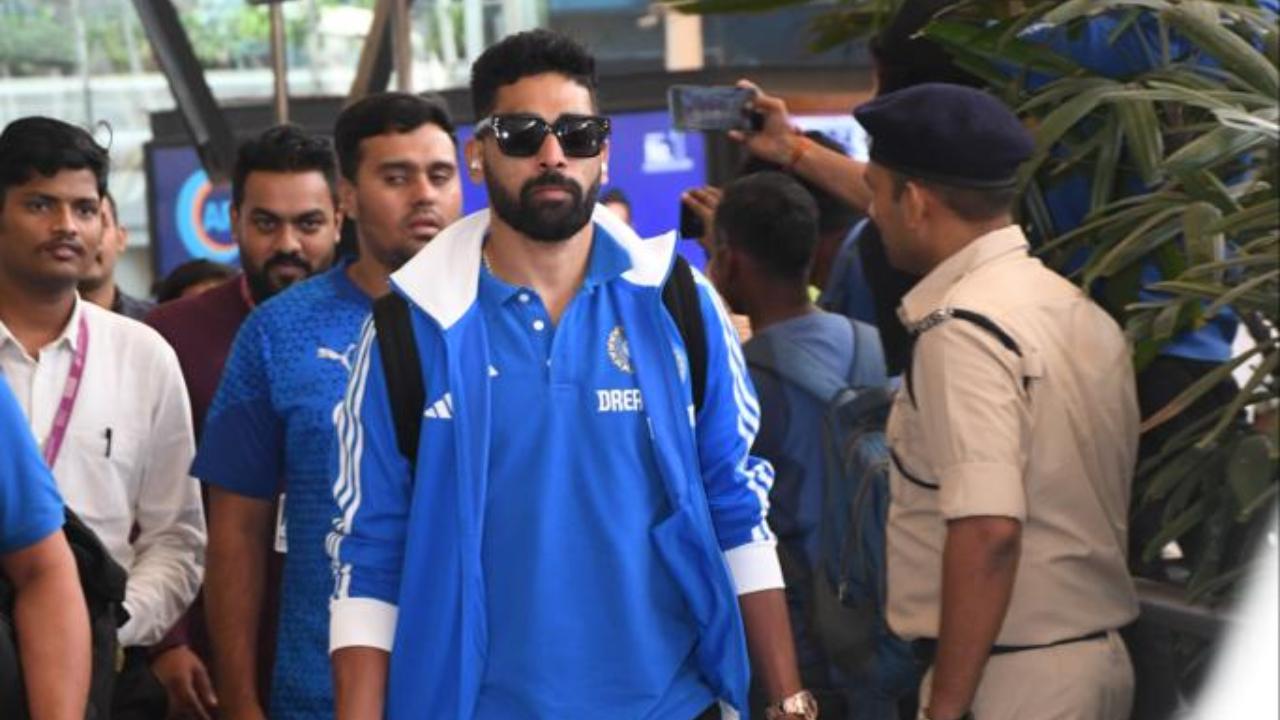 Mohammed Siraj known for his magical spell has arrived in Mumbai with the team. Siraj did not bag any wickets against England but has been a key bowler for India to not leak runs in the middle overs