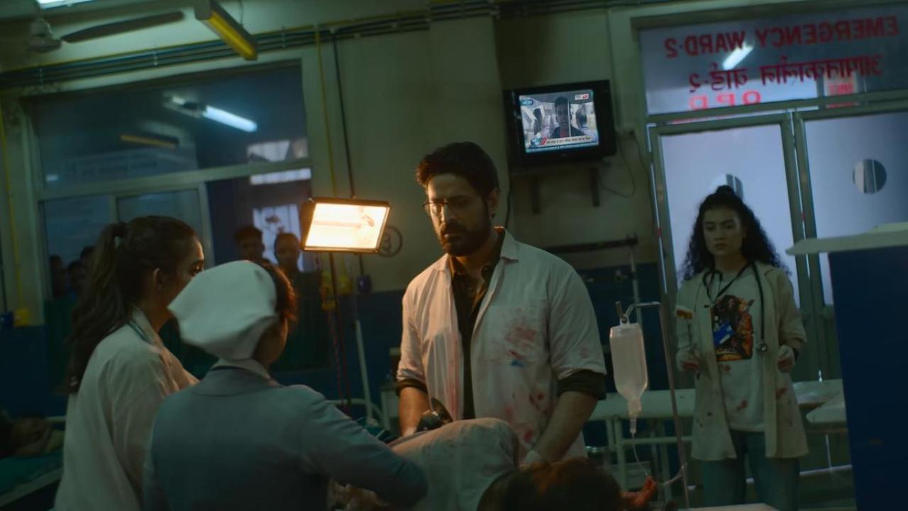 How `Mumbai Diaries` makes use of SRK references as an emblem of hope and humanity