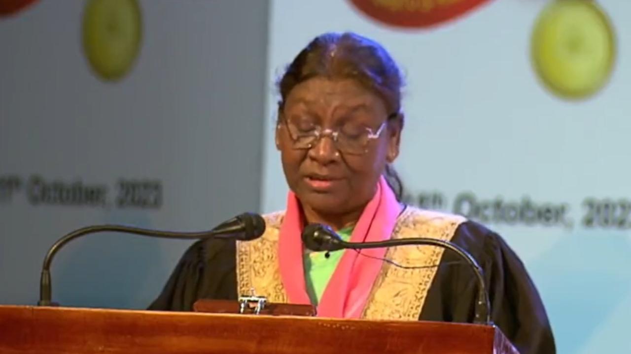 President Murmu, who is on her first visit to the Union Territory, started her speech with the phrase 'Yee mouj Kasheer' (O Mother Kashmir!), drawing applause from the audience