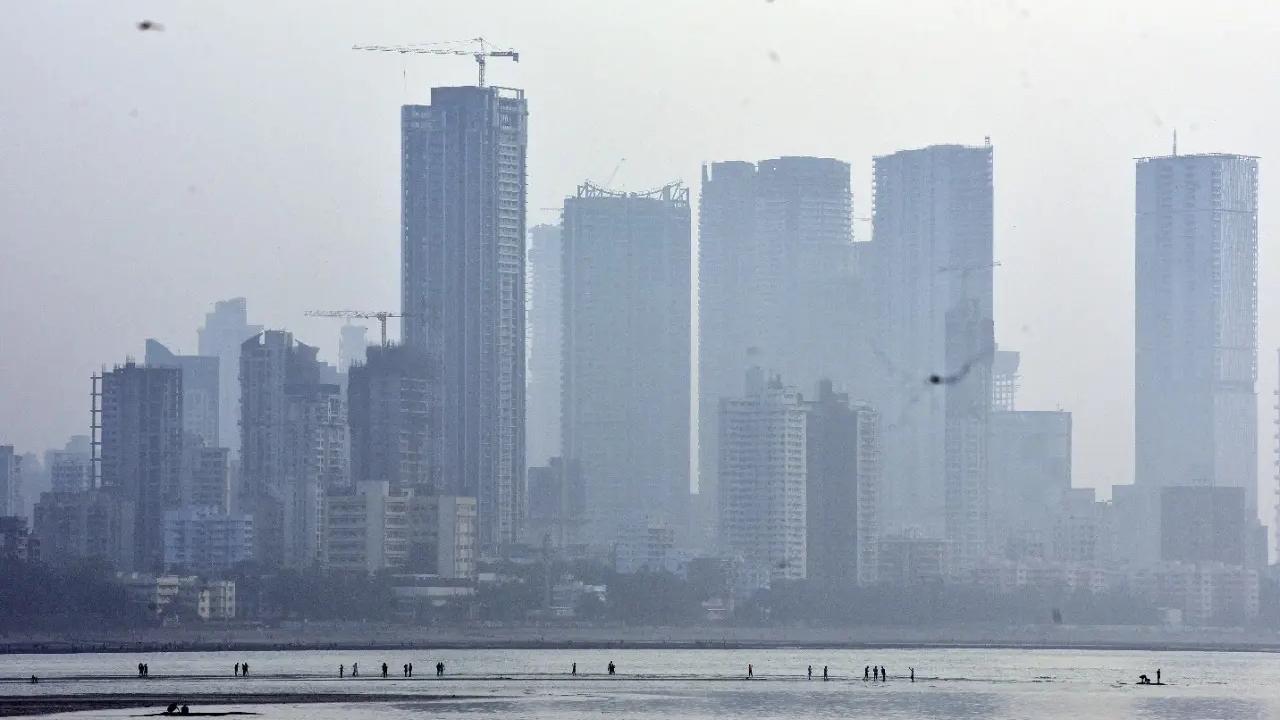 Mumbai: Air quality in 'moderate' category, AQI at 142