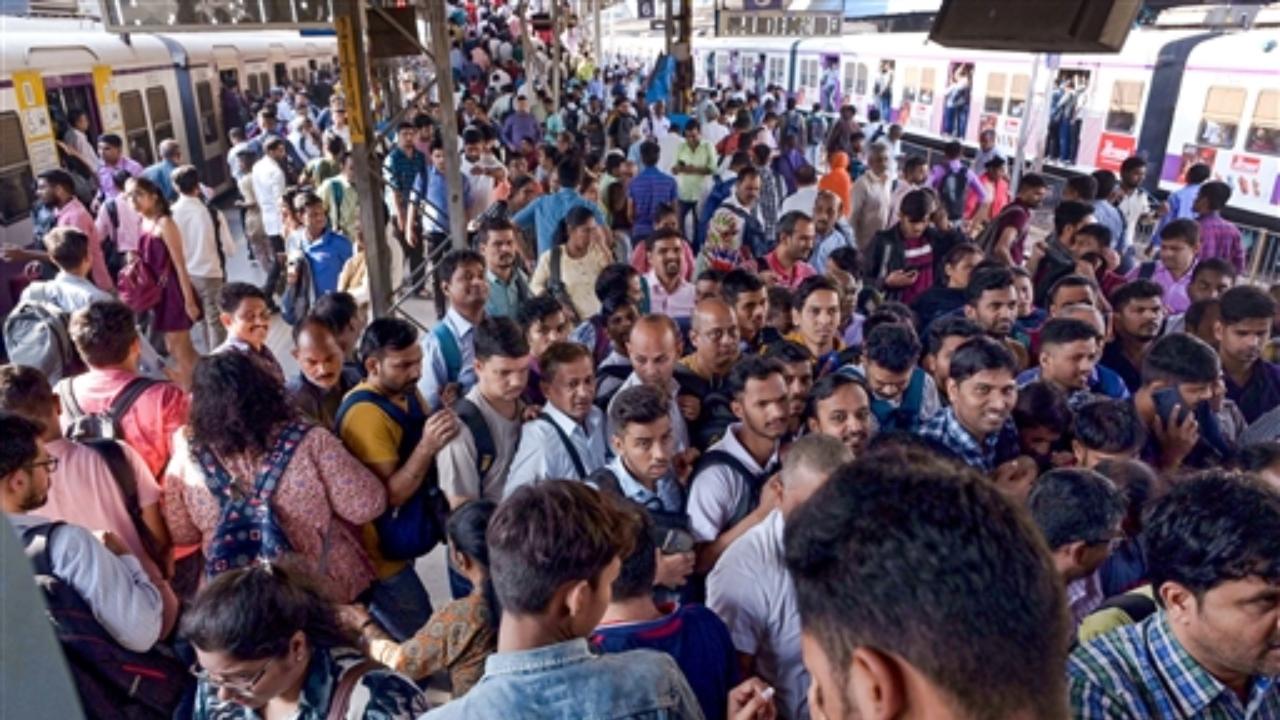 Several trains are cancelled due to construction of the sixth line between Khar and Goregaon stations on the Western line from October 27 to November 5