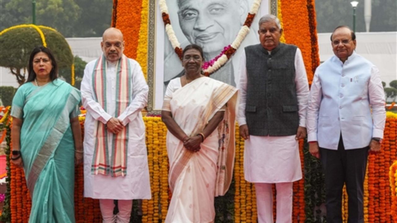 On this occasion, Home Minister Shah also flagged off the 'Run For Unity' from Major Dhyan Chand Stadium here and administered the Unity oath